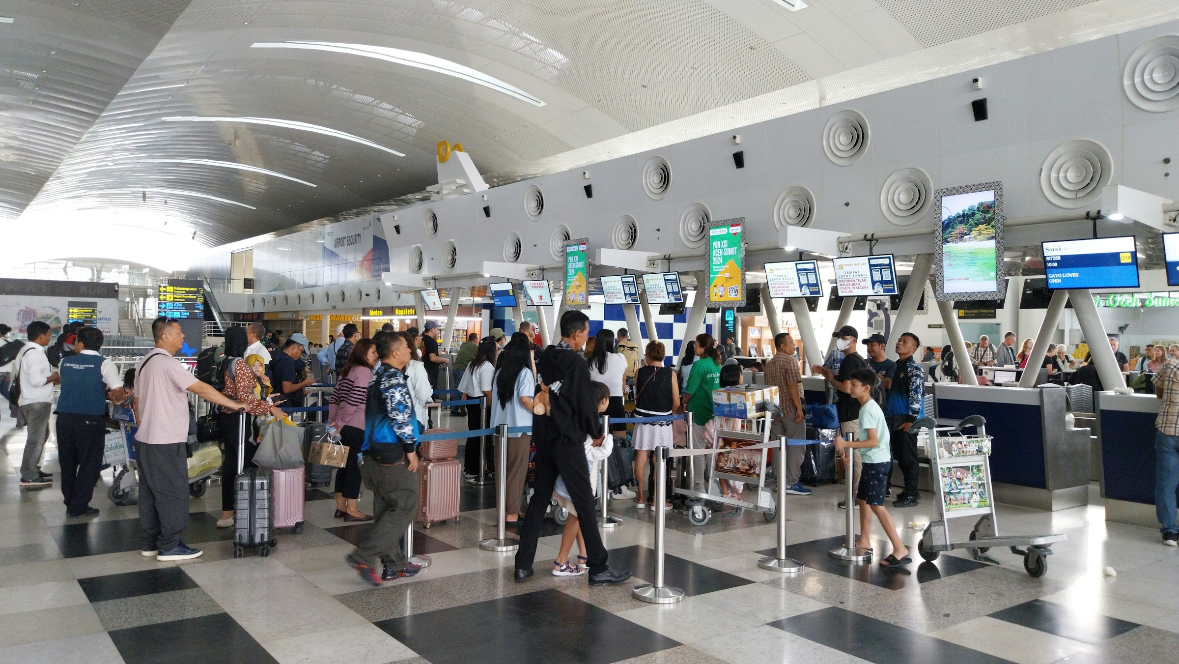 New free travel tools: Schengen 90/180 calculator, passport validity checker and live flight status